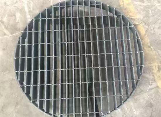 Stainless Steel 304/316 Grating with 30mm Bearing Bar Pitch for Corrosion Resistant Trench Covers and Drainage