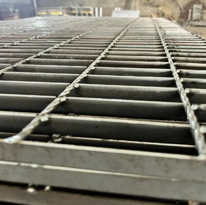 Galvanized Customizable Steel Grating for Safety Walkway and Heavy-Duty Applications