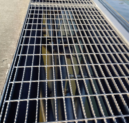 Hot-Dip Galvanized Steel Grating with High Strength and Light Structure for Robust Floor Protection