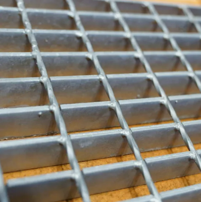 Hot Dipped Galvanized Heavy Duty Steel Grating Customized Metal Grid for Industrial Use